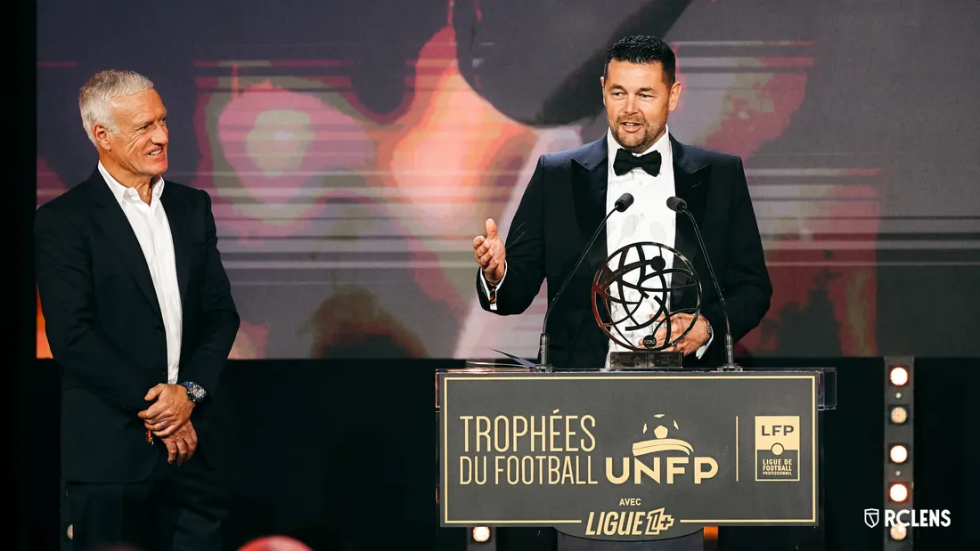 Pierre Sage a été élu meilleur entraîneur de Ligue 1