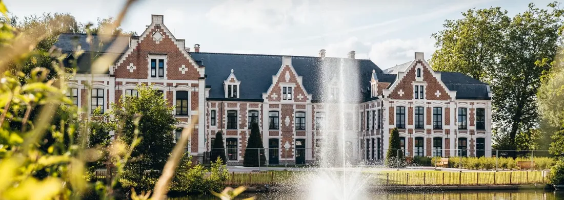 L'événement a lieu au Château de Robersart