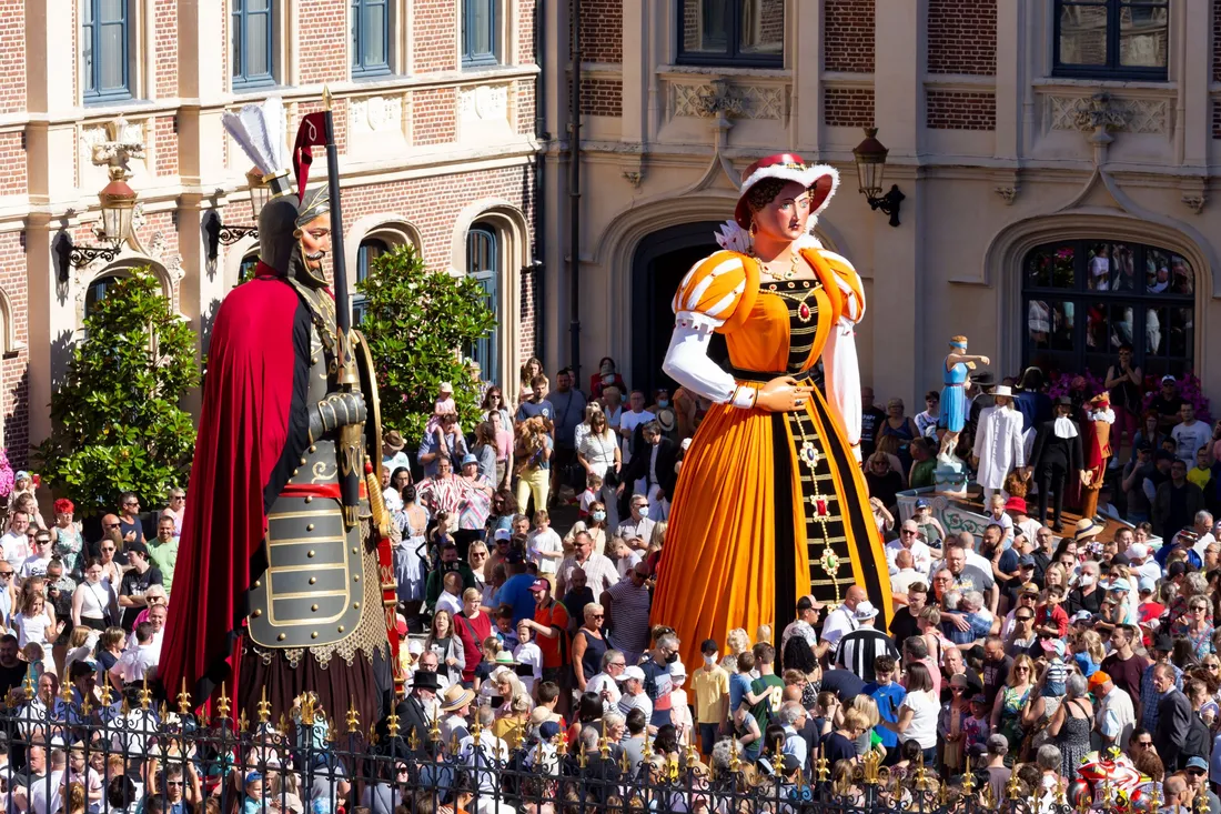 Douai se met aux couleurs des Géants de Gayant