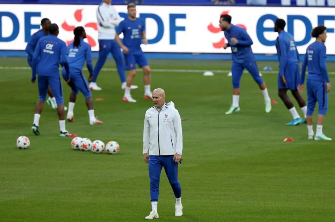 Zidane et l'équipe de France retrouvent le Stade de France