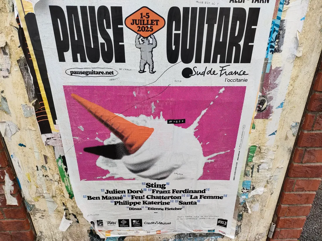Une affiche du festival Pause Guitare dans les rues d'Albi (Tarn).