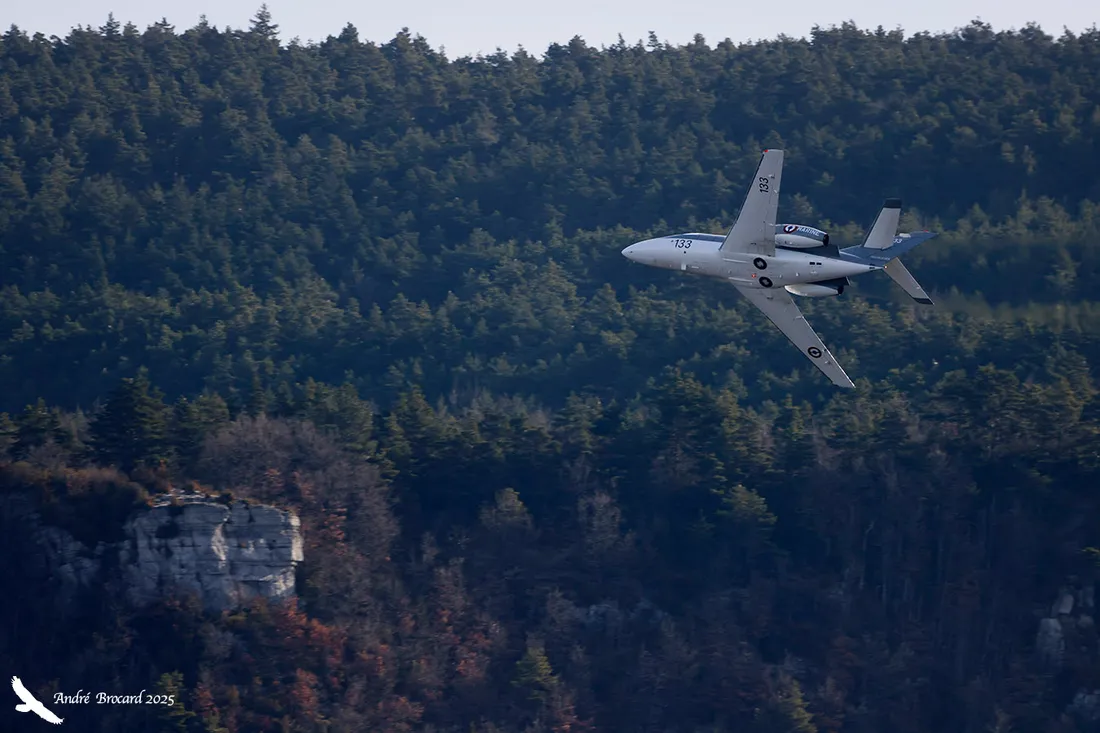 Des avions de l'armée ont plusieurs fois été photographiés dans les gorges.