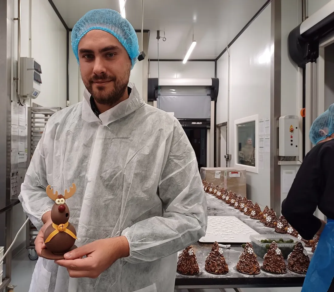 Le chocolatier Grégoire Pécou dans un de ses ateliers à Montauban. 
