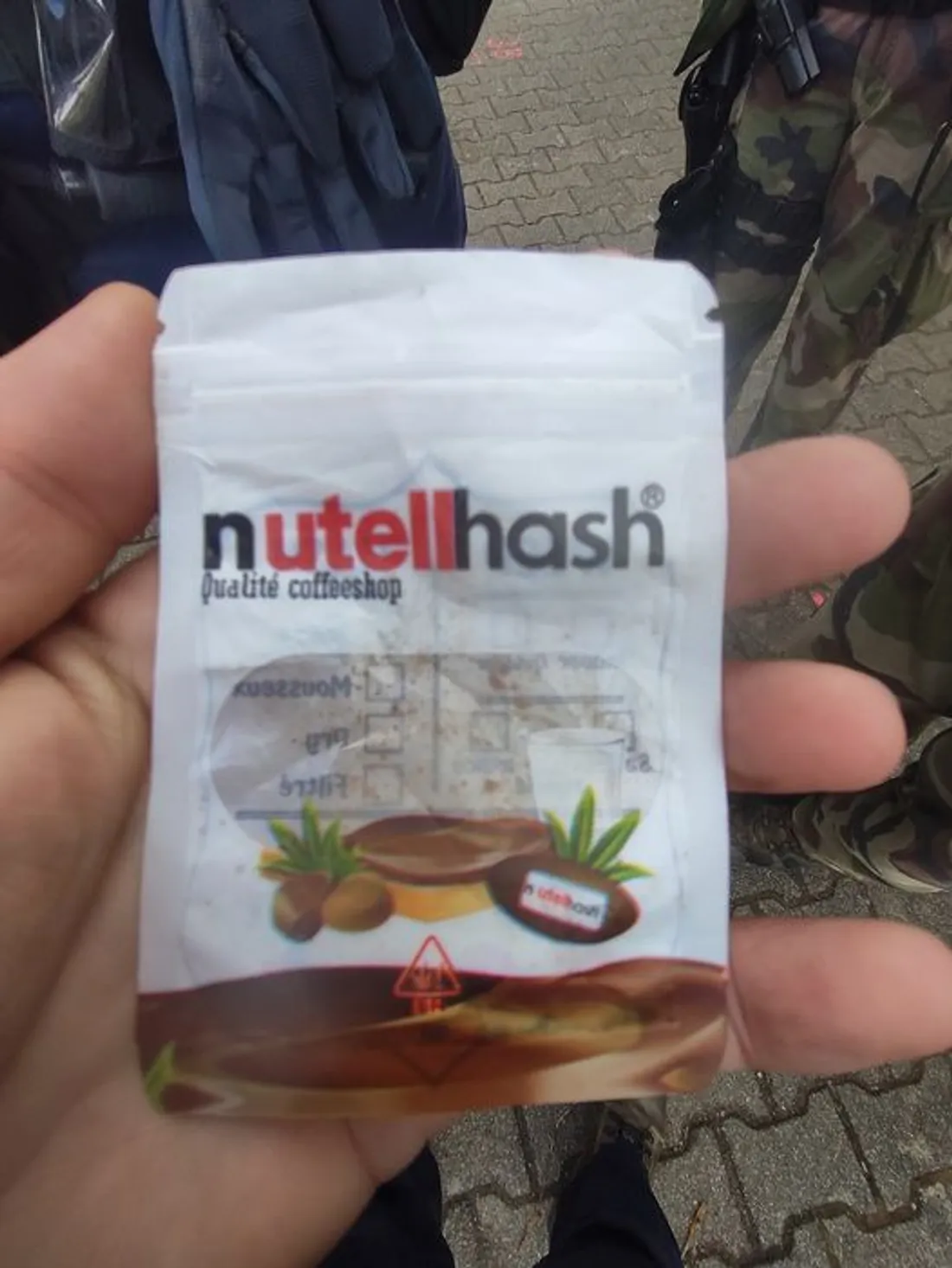 Le sachet de Nutellhash saisi par les gendarmes du Lot.