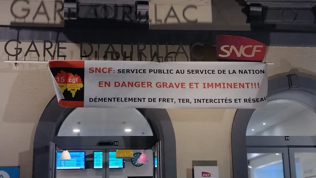 une banderole a été déposée ce matin