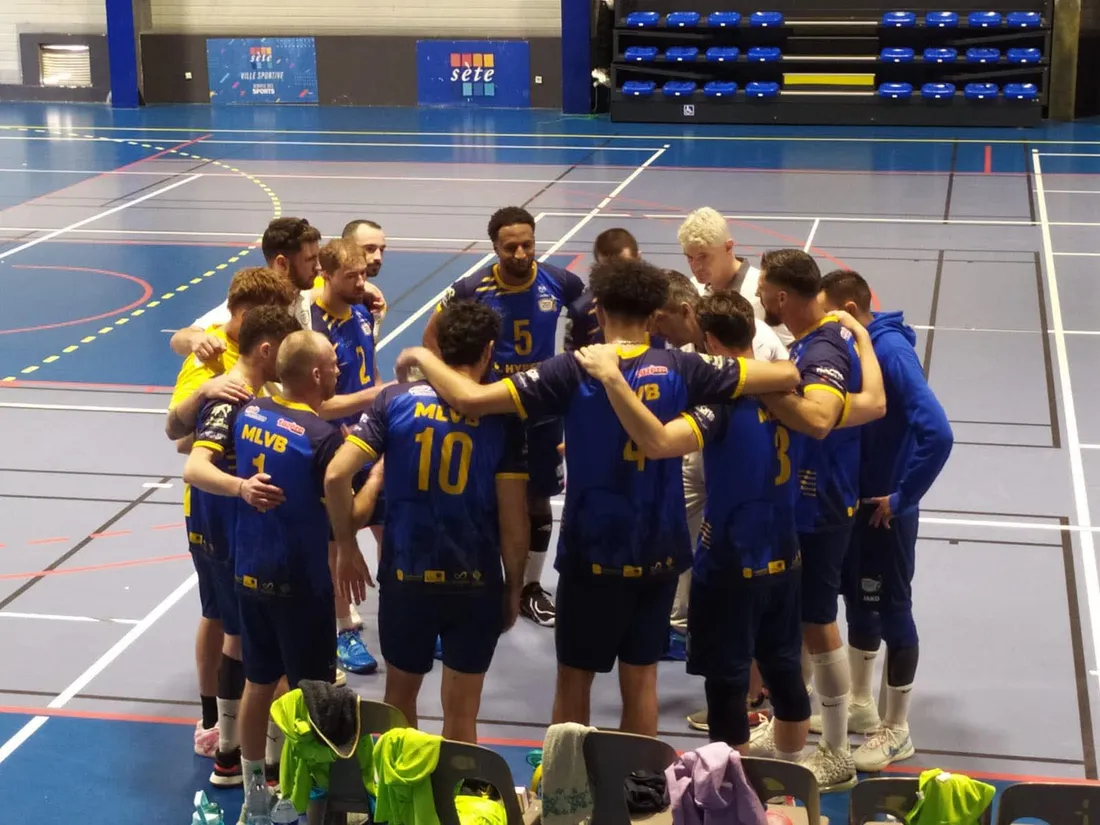 Les joueurs du MLVB avant leurs rencontres de barrage