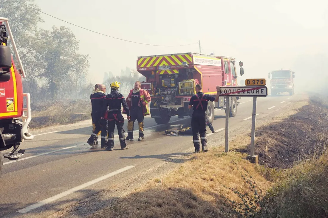 Feu de végétation à Roquemaure (Gard)