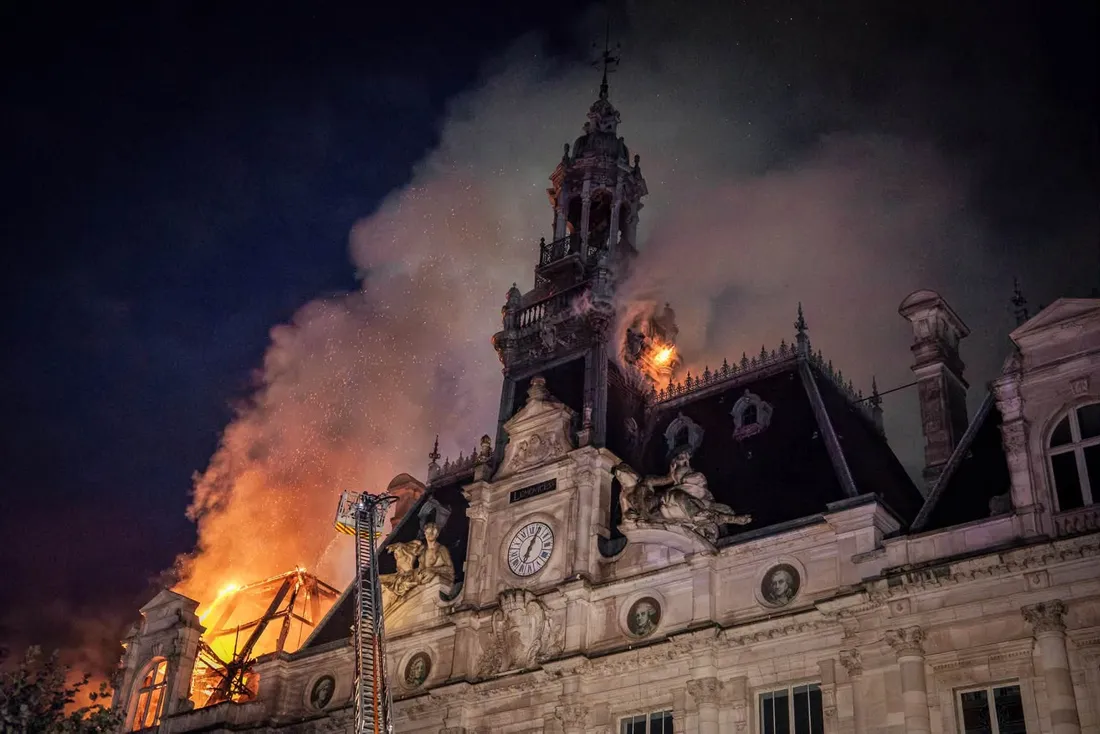 La mairie de Limoges a été incendiée le 17 octobre 2026.