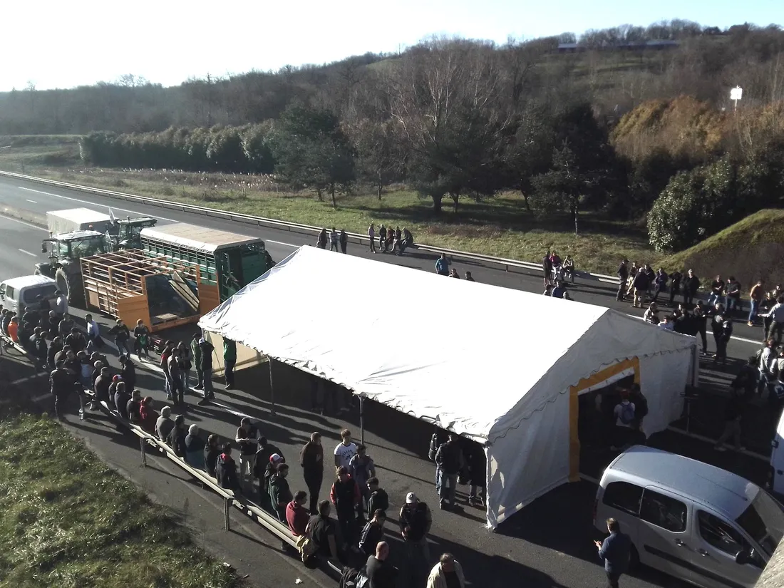 Les agriculteurs corréziens occupent confortablement l'A 20