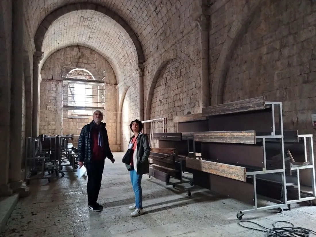 L'ancien monastère de Sainte-Enimie a plusieurs salles de style différent. Ici le réfectoire. 