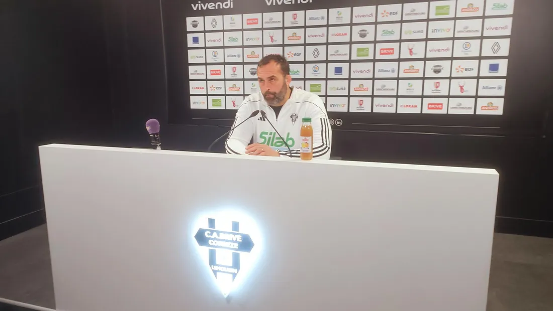 Arnaud Méla, l'entraîneur en chef du CAB