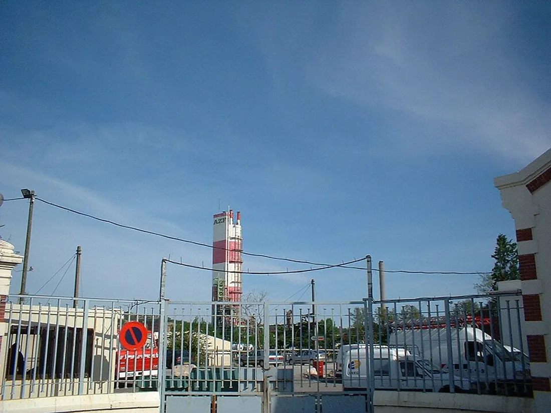 Tour de l'usine AZF de Toulouse.