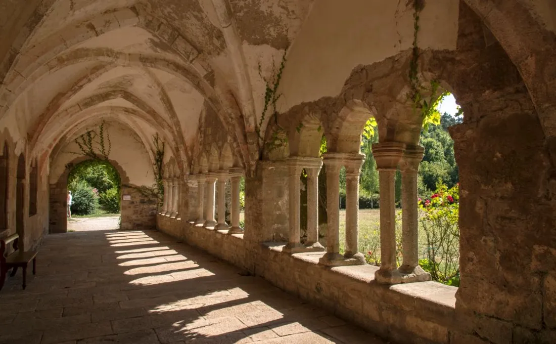 Cloître de l'abbaye de Sylvanès