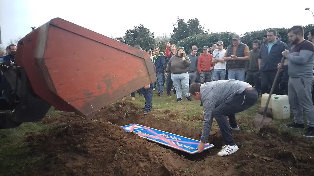 Enterrement du panneau Nouvelle Aquitaine