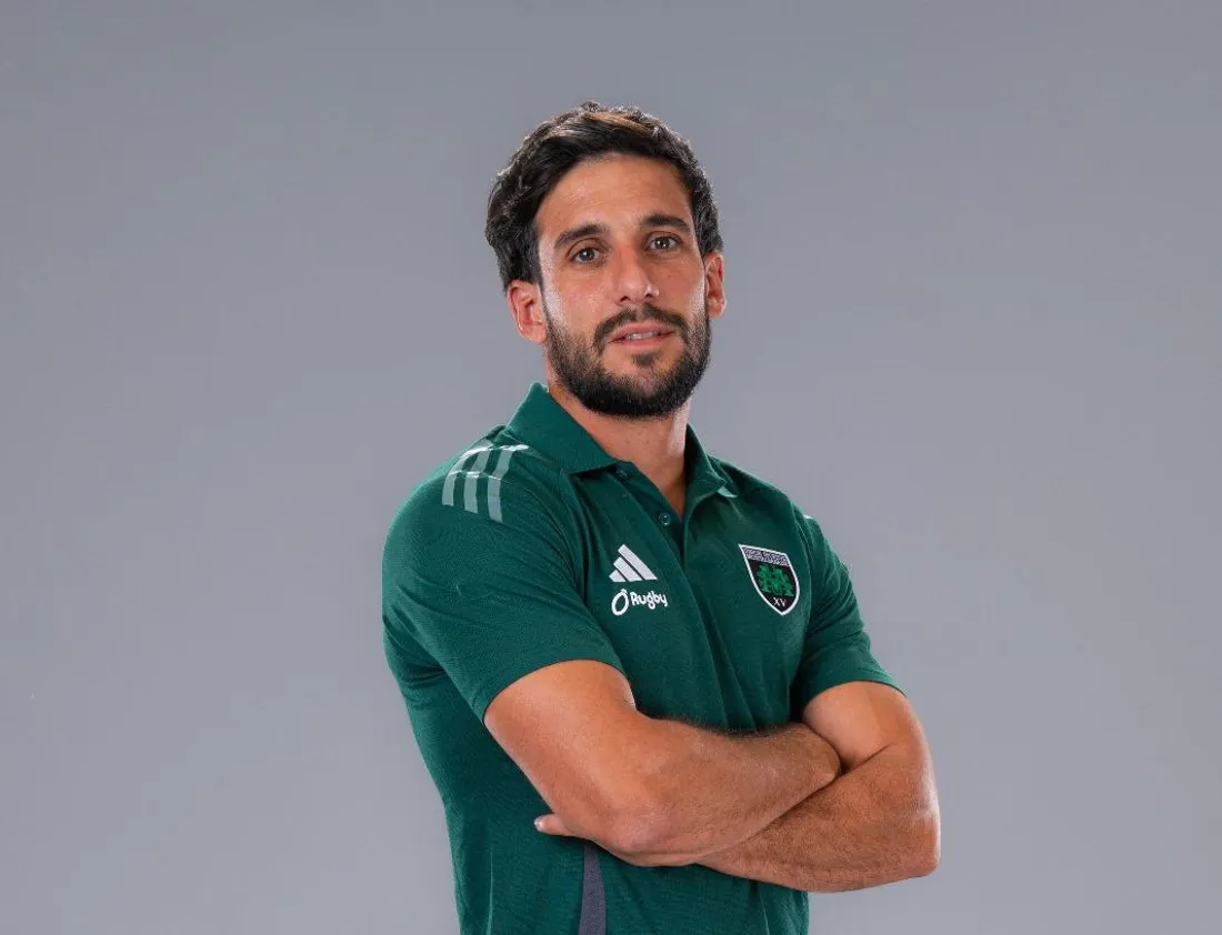 Antoine Lanne-Petit, coach des Skills de l'USM avec le trombinoscope de l'USM