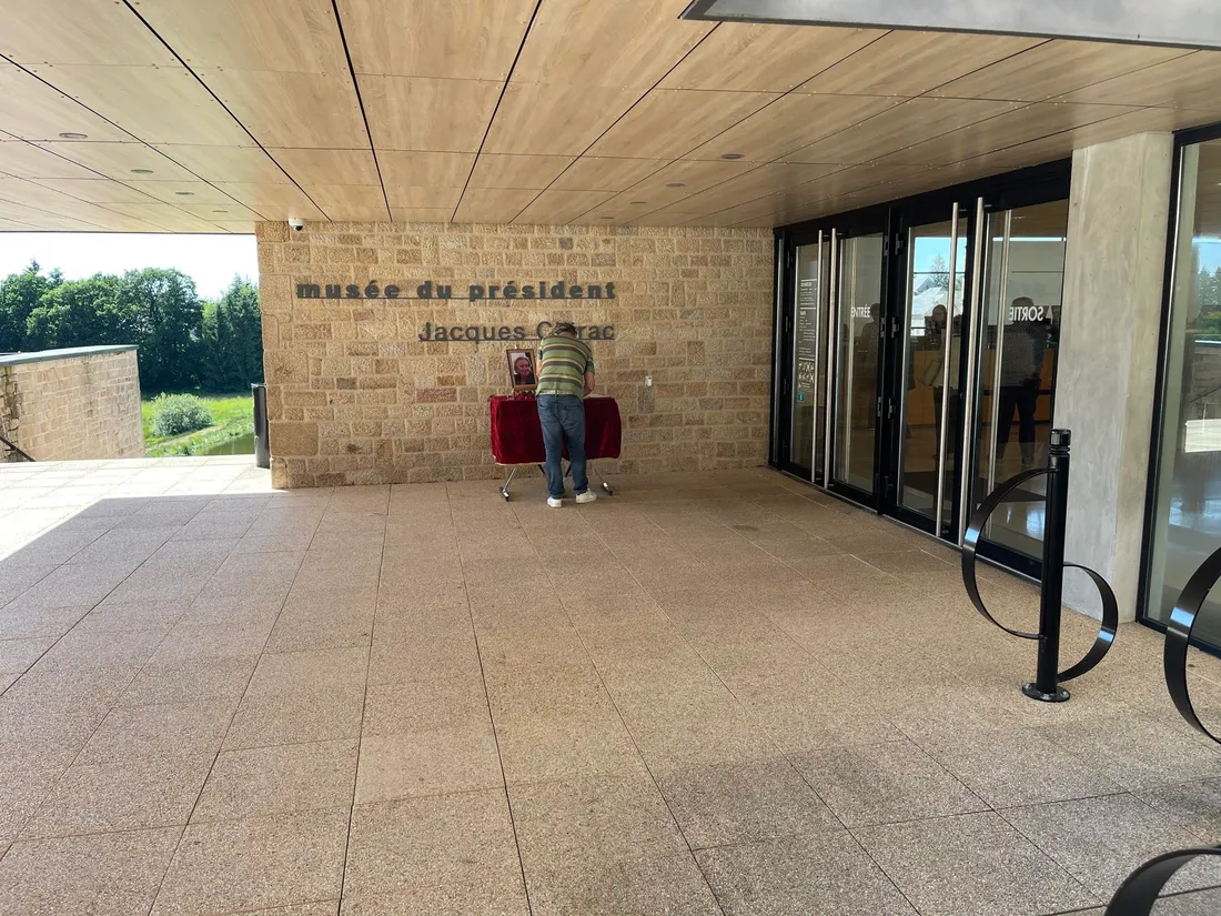 Bernadette Chirac registre condoléances