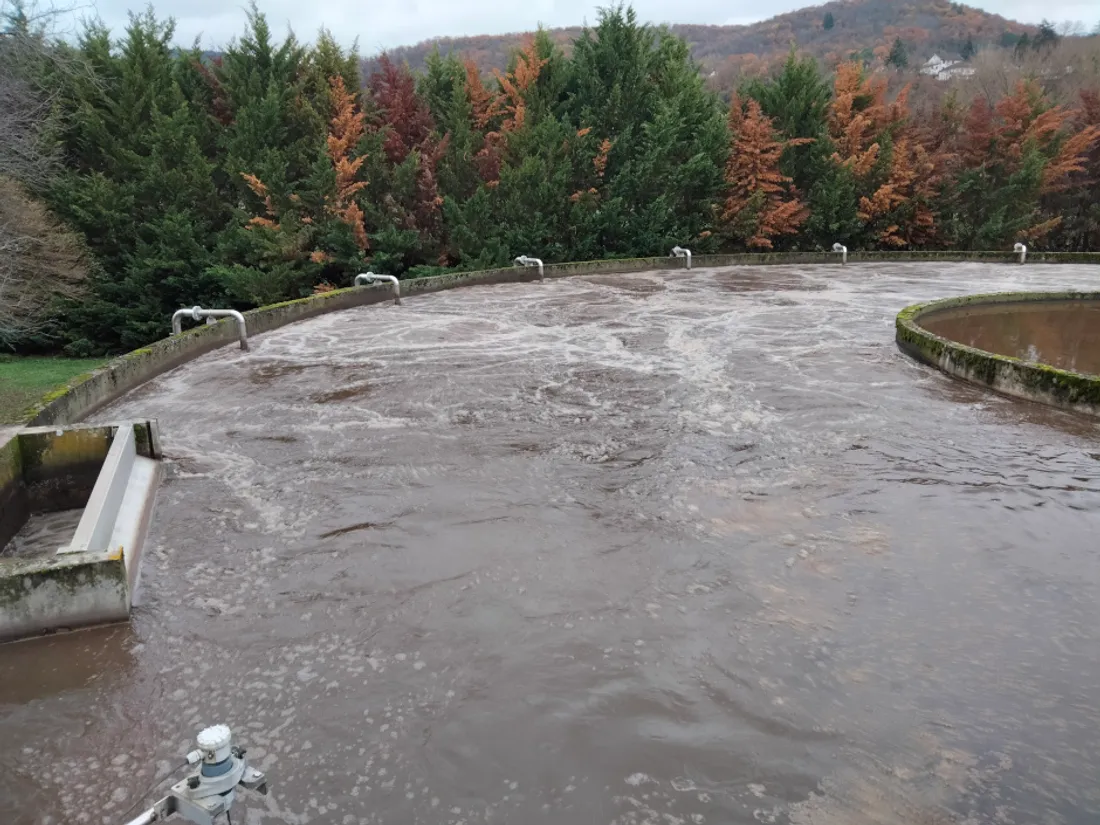 Les bactéries nettoient les eaux usées avant leur rejet dans la rivière Aveyron