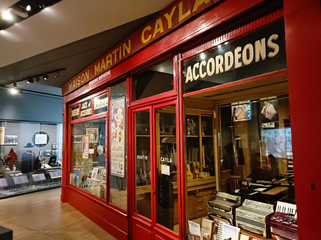 Cité de l'accordéon et des patrimoines : la boutique Cayla