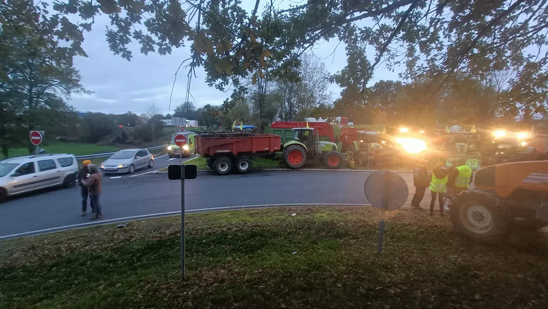 La coordination rurale bloque des sites de fret alimentaire à Donzenac