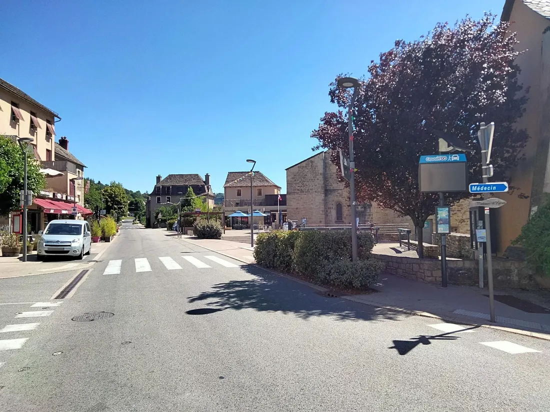 Traversée du Monastier, sur la commune de Bourgs-sur-Colagne