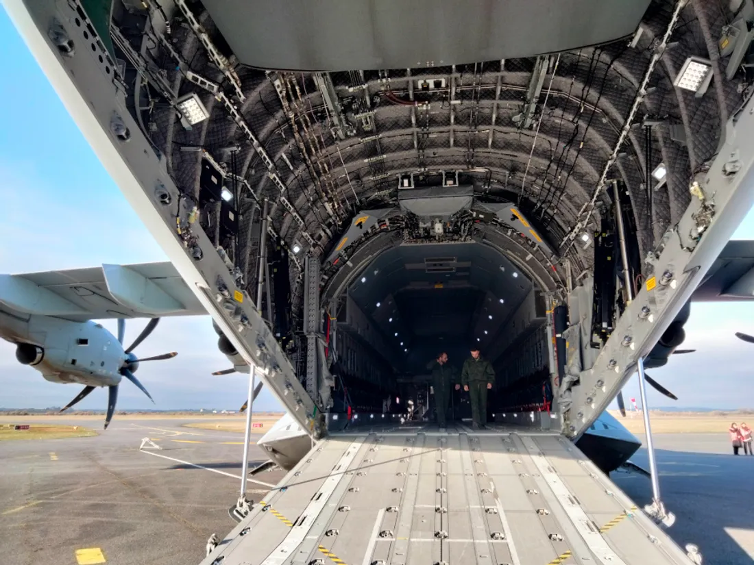 Entrée de la soute de l'A 400 M