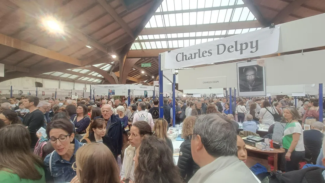 Dense fréquentation Halle Brassens durant la Foire du Livre