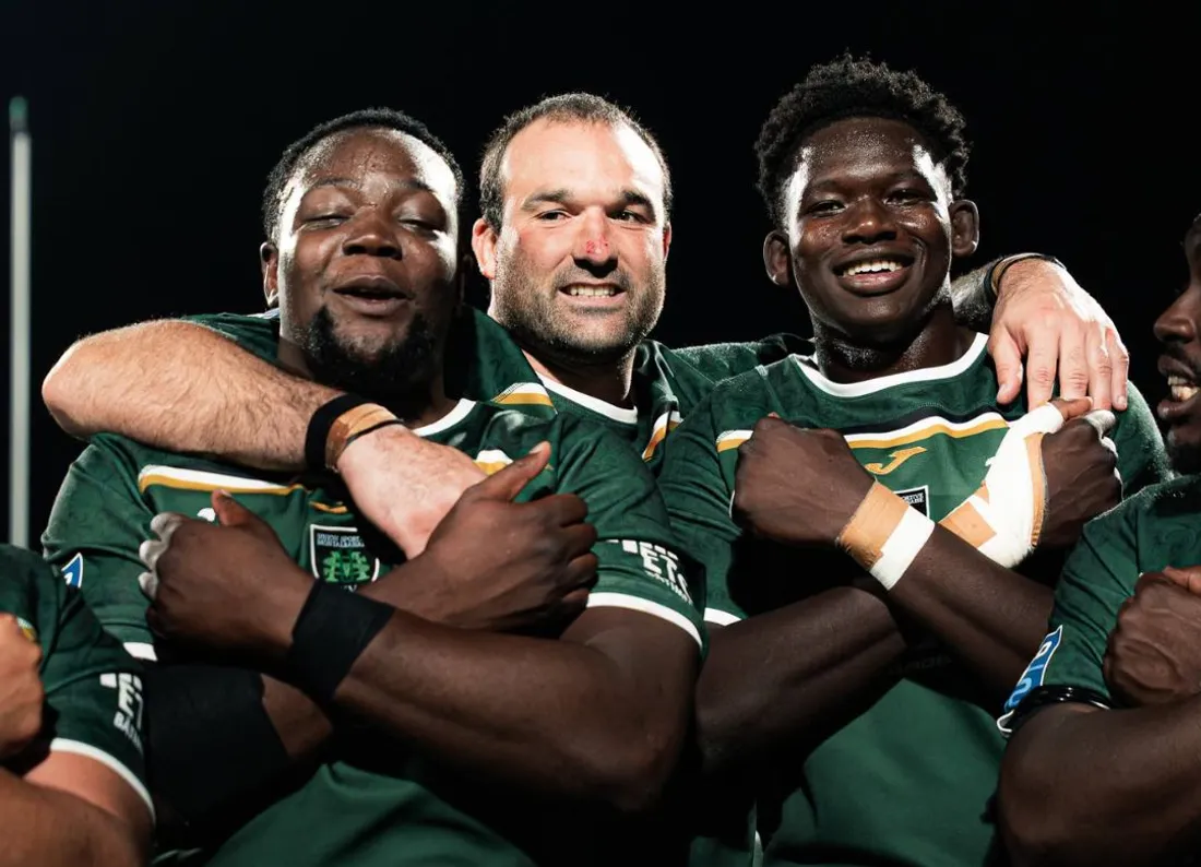 Noa Kanika, Lewis Bean et Youssouf Soucouna après le succès contre Brive