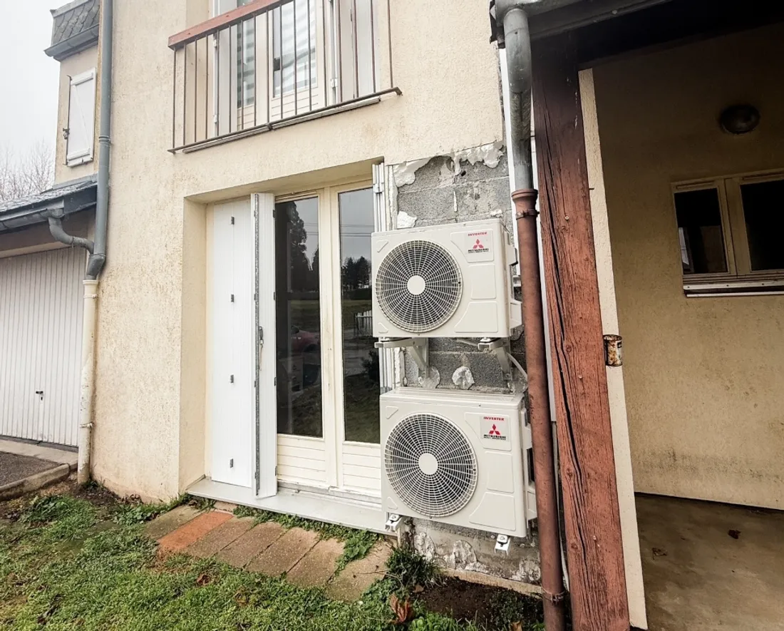 L'extérieur du logement social de Jean-Michel à Moyrazès
