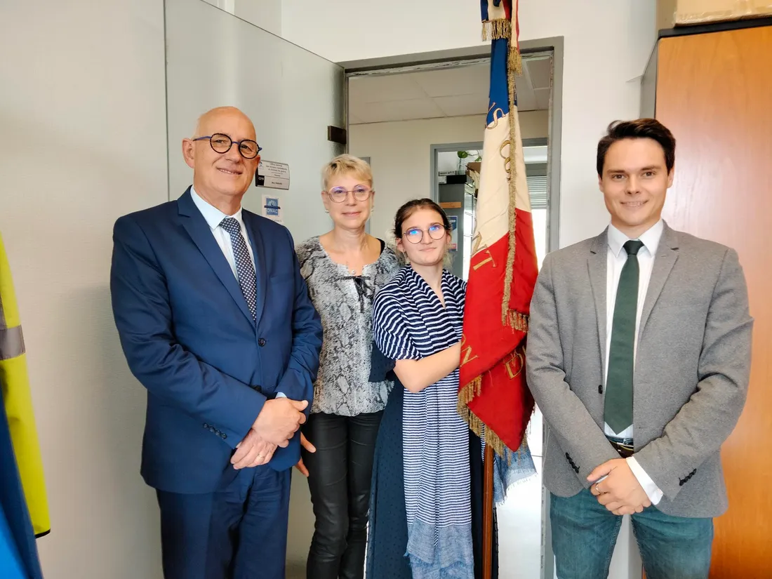 L'équipe de l'ONaCVG du Lot et Noémie Jouin une des futures porte-drapeaux.