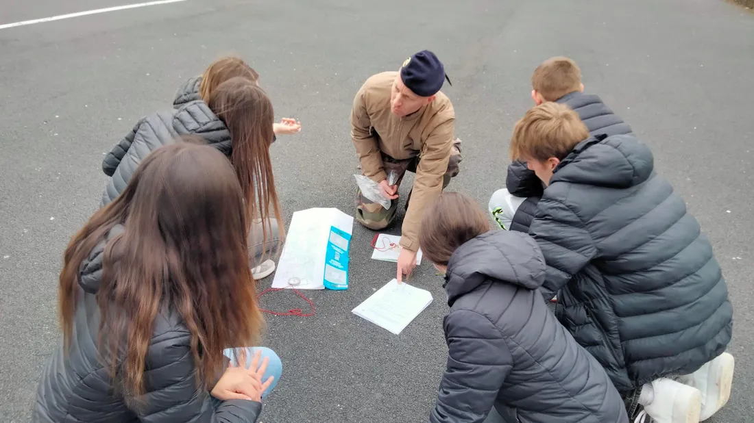 Atelier en cours lors de la classe de défense organisée à La Canourgue