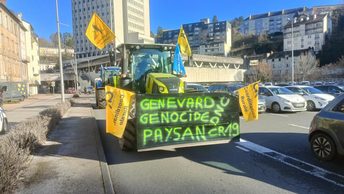 Manifestation des agriculteurs contre la DNC à Tulle (Corrèze) le 9-12-25.