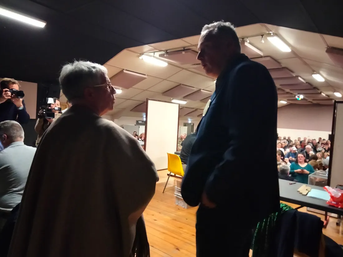 EDWIGE ZANCHI ET SAMUEL LEBEAUX EN PLEINE DISCUSSION