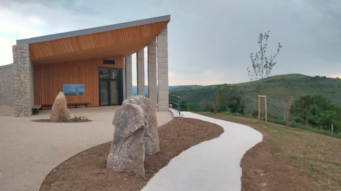 La Maison des menhirs aux Bondons