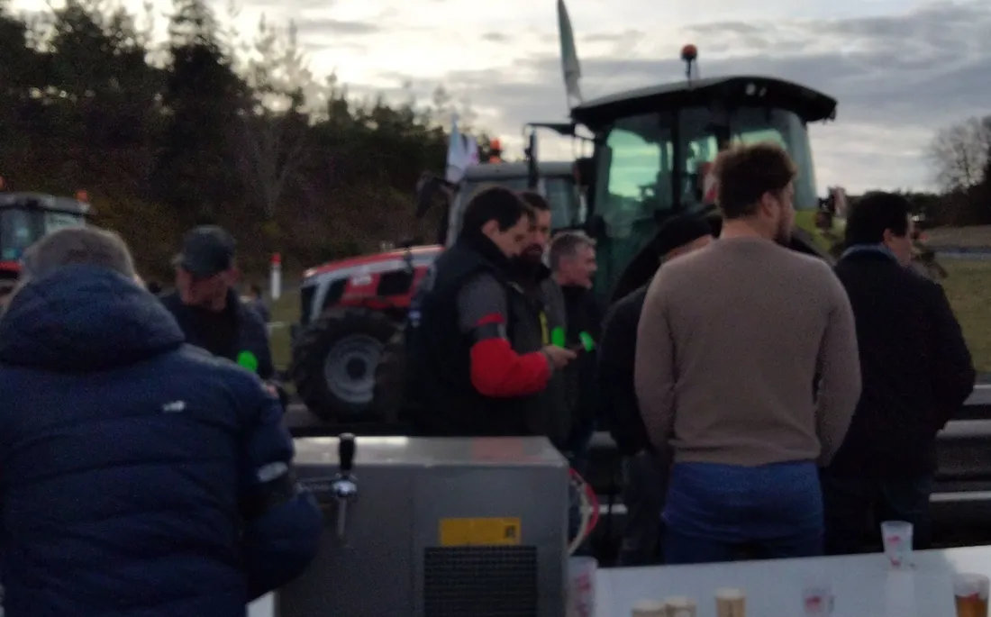 Agriculteurs sur l'A75