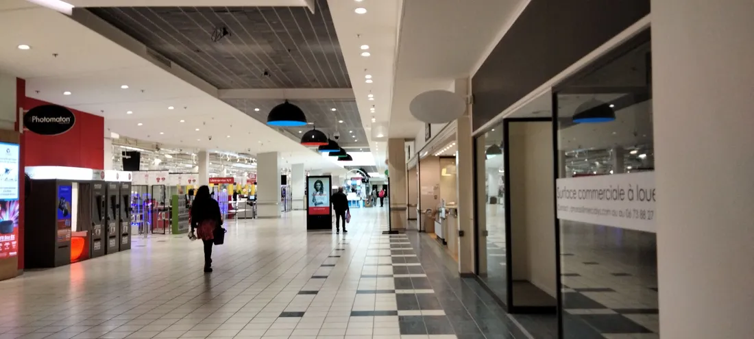 Géant casino ferme boutique