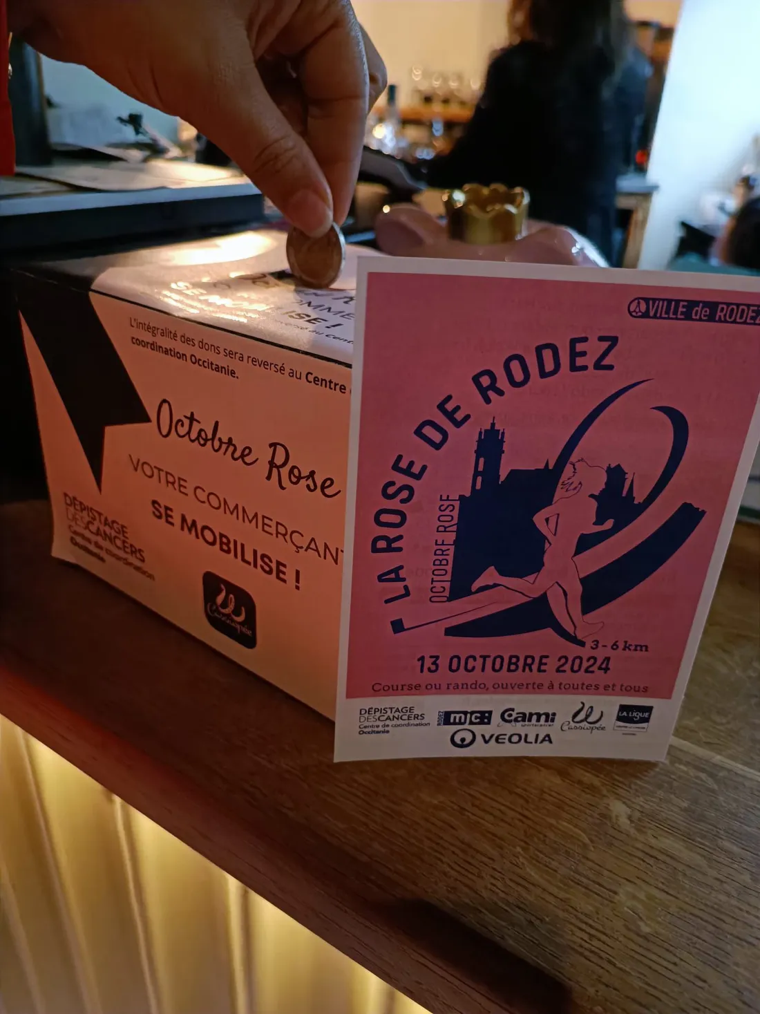 Les commerçants de Rodez (Aveyron) mobilisés pour Octobre rose.