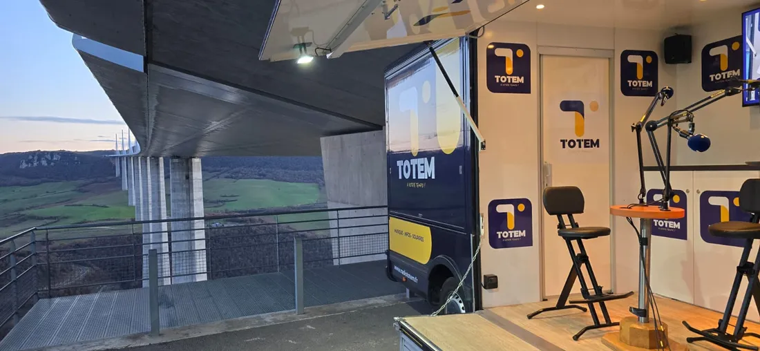 Emission spéciale à l'occasion des 20 ans du viaduc de Millau (Aveyron).