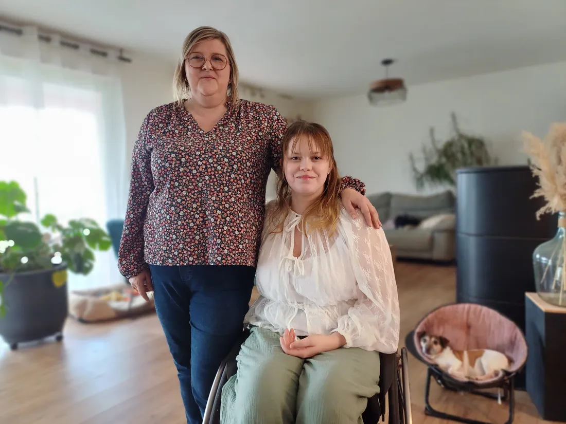 Coraline et Faustine Poettoz chez elles à Arcambal (Lot). 