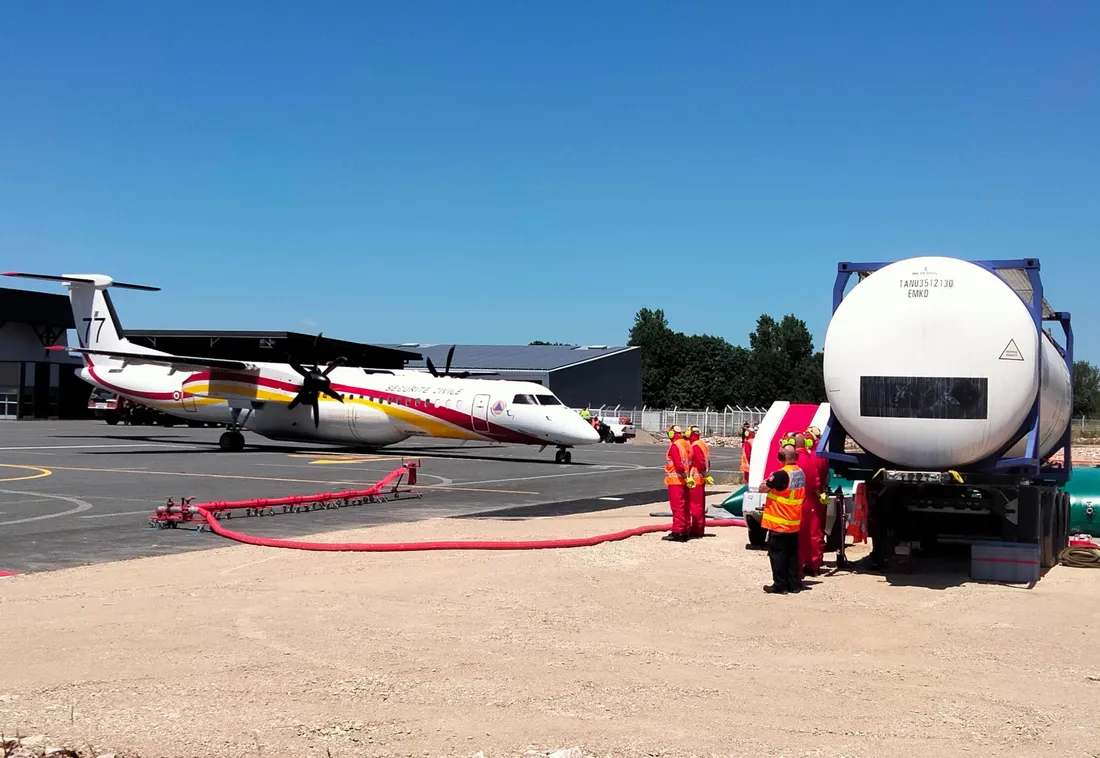 Un pélicandrome sur l'aéroport de Rodez (Aveyron)