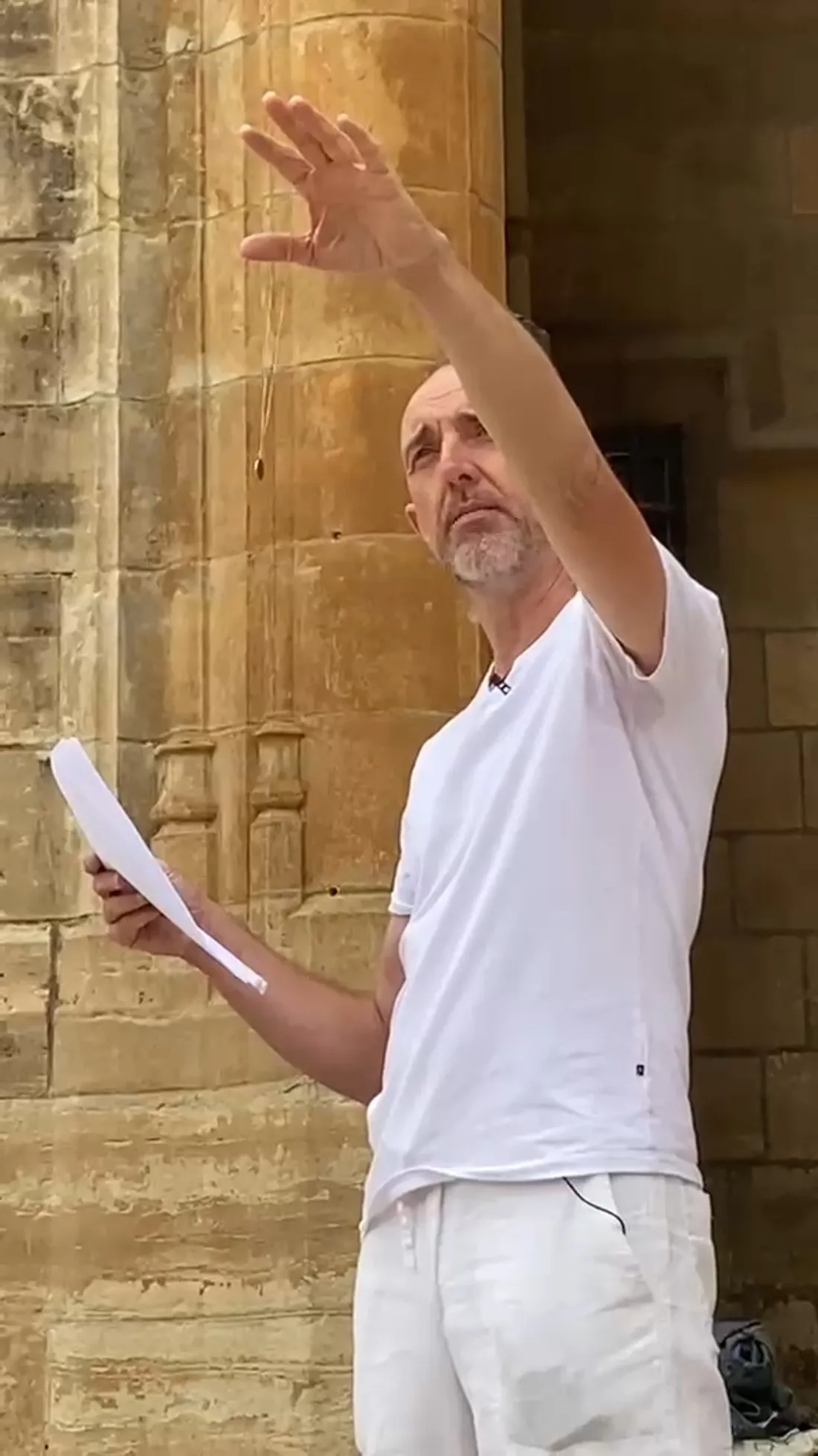 Olivier Boulet devant la cathédrale de Mende