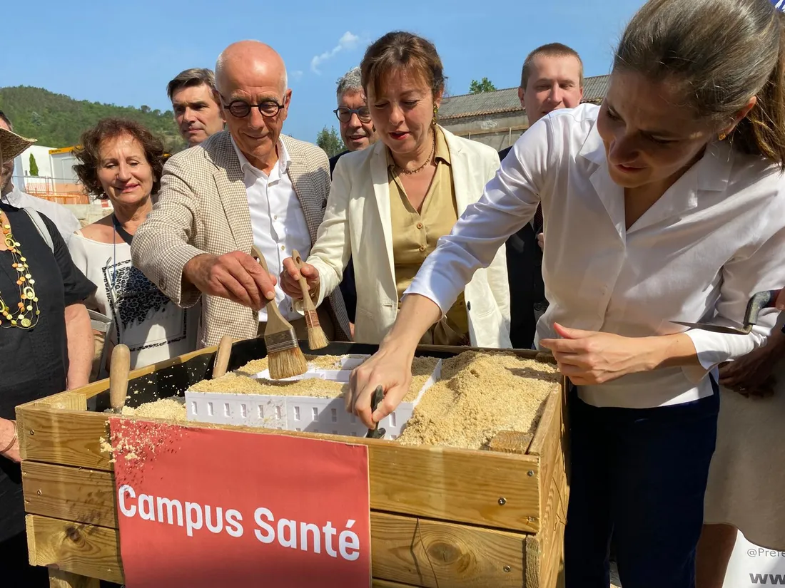 JL.Marc, C.Delga et C.Raulin pour la pose de la 1ère pierre du Campus Santé