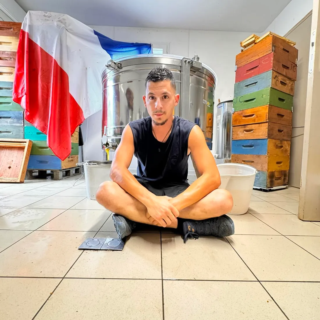 Jérôme Clavel est apiculteur. Il a fondé la société Occimiel à Saint-Germain-du-Teil