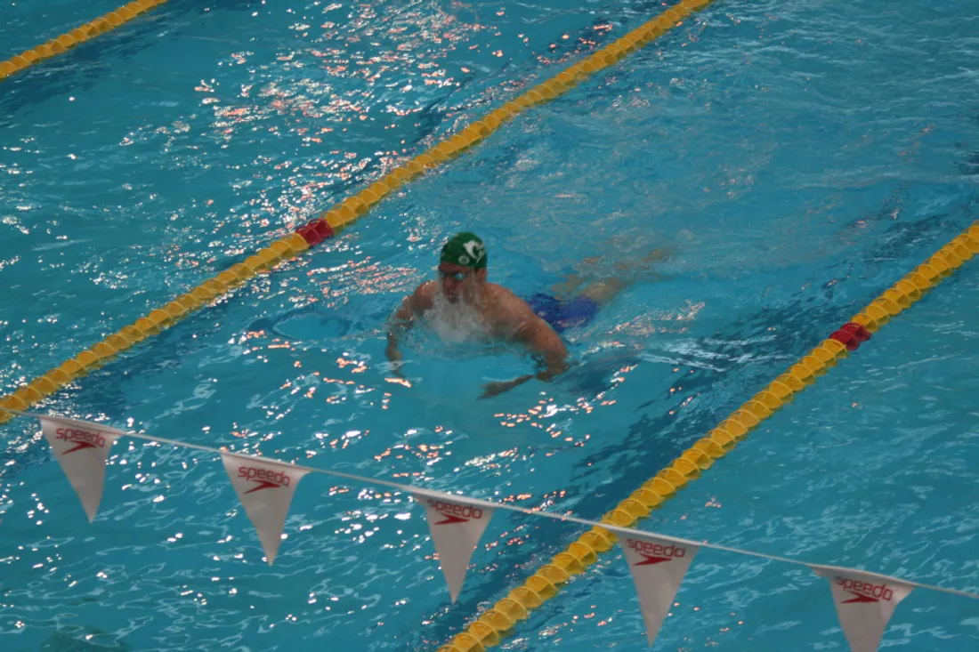 Le quadruple champion olympique Léon Marchand, dans le bassin Ingréo à Montauban