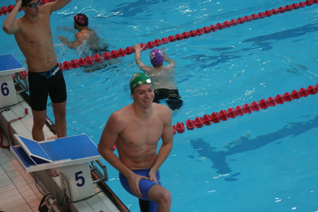 Léon Marchand prêt pour sa course