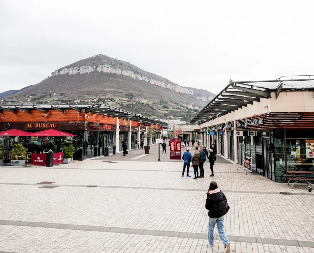 Le centre commercial La Capelle à Millau (12)