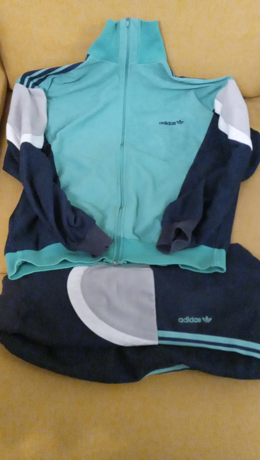 Un survêtement "Laser" Adidas