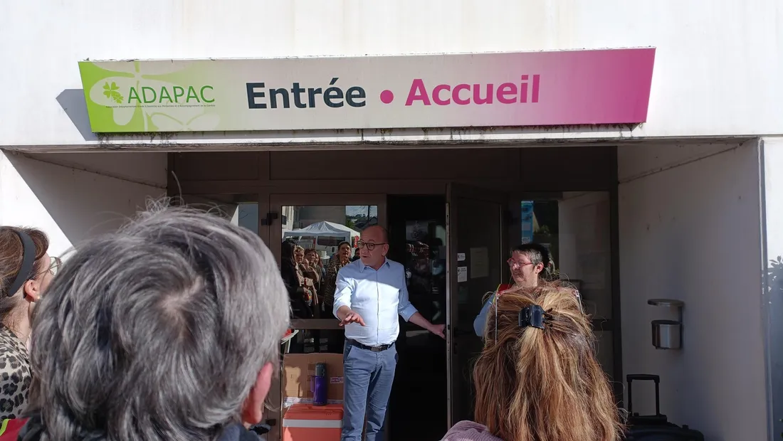 Martial Lagrue, directeur par interim, a discuté avec les salariées ce mardi