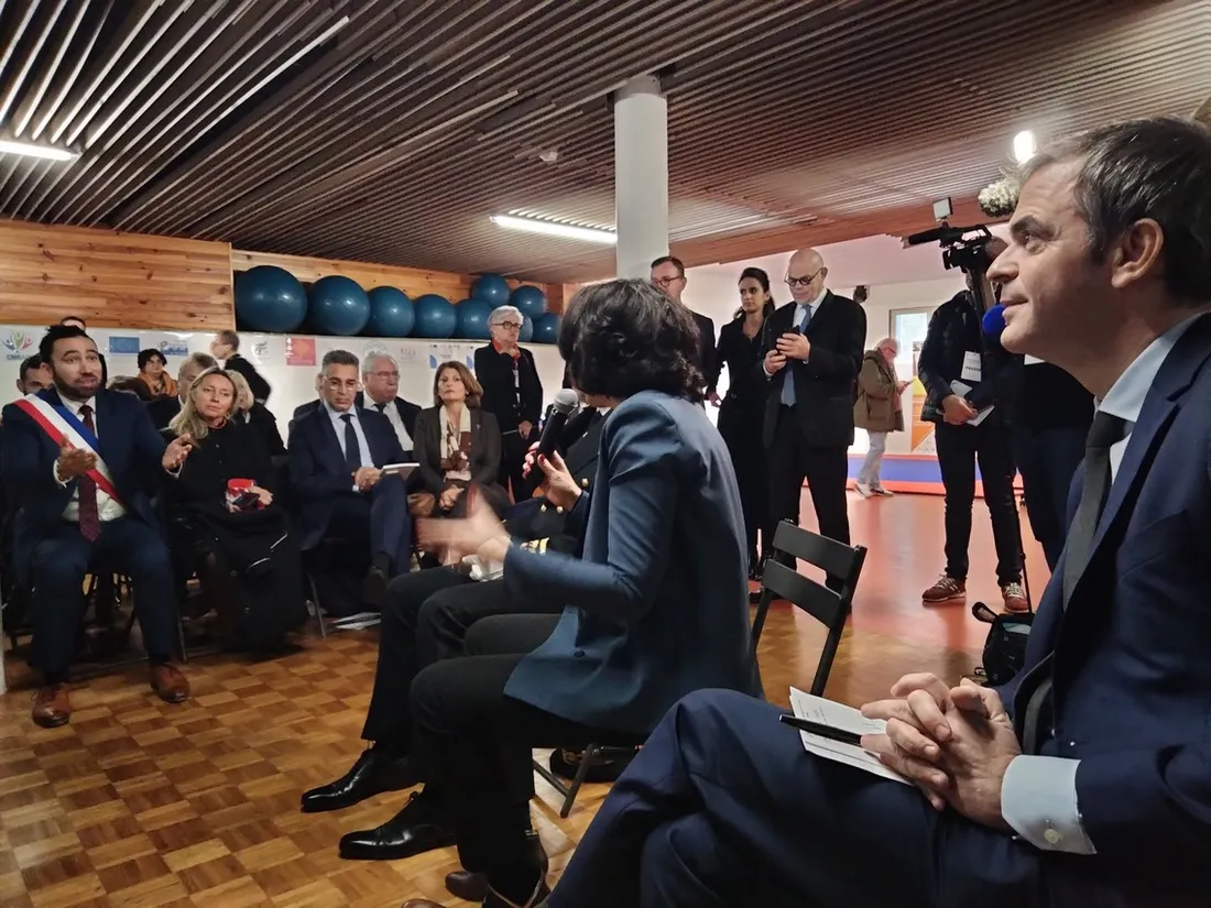 Romain Lopez, maire assimilé RN de Moissac, face à Rima Abdul-Mala et Olivier Véran.