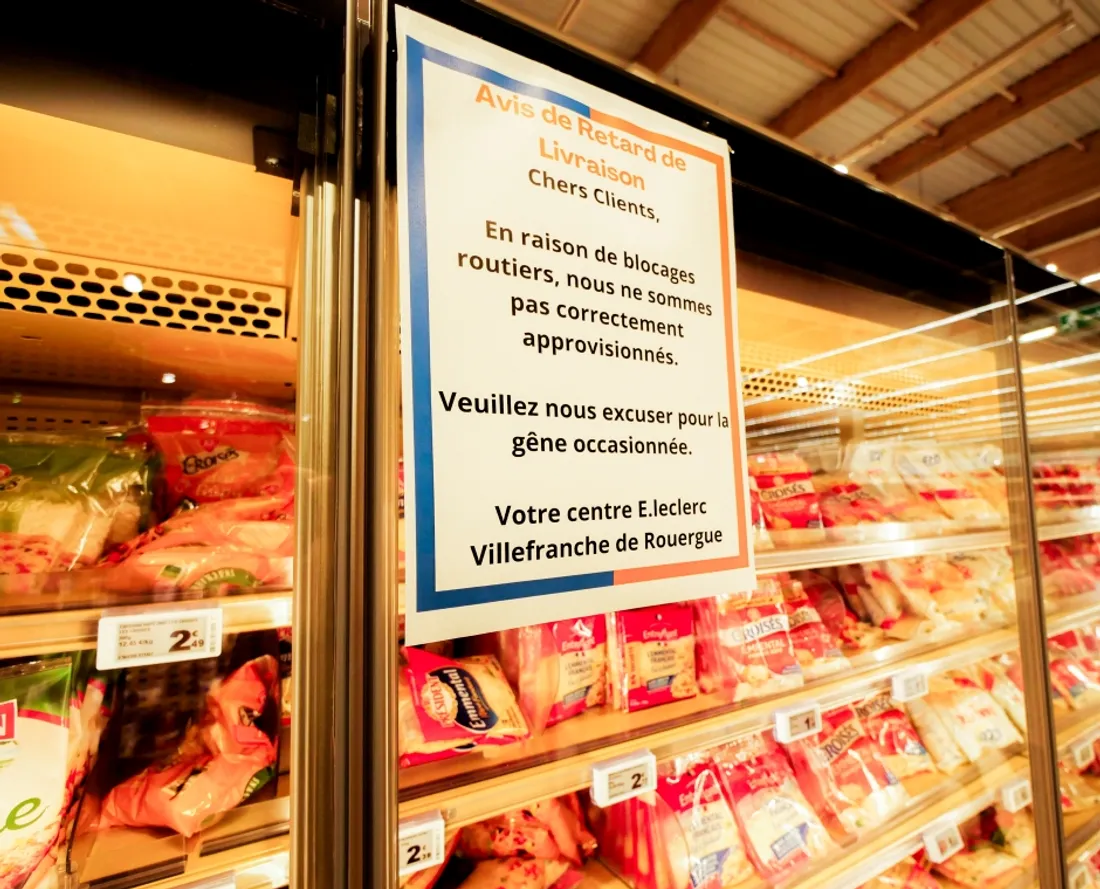Affiche au Leclerc de Villefranche de Rouergue