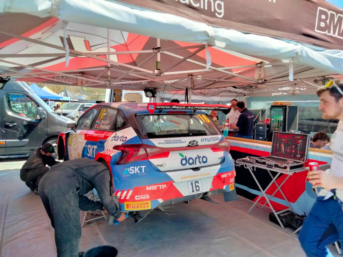 Parc d'assistance rallye (photo d'illustration)